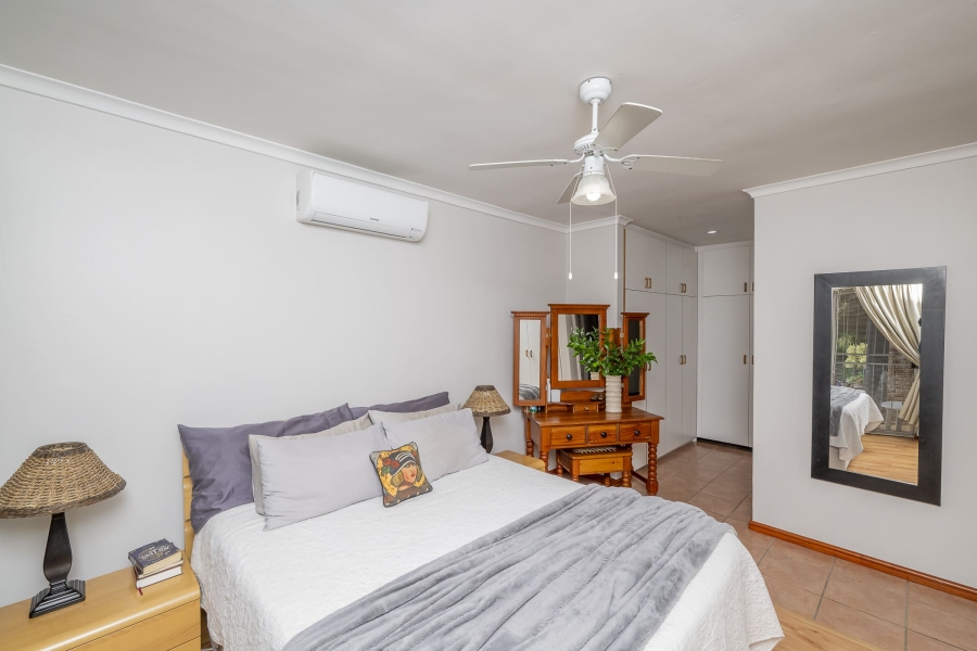 5 Bedroom Property for Sale in Protea Heights Western Cape